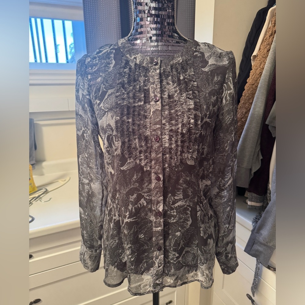 3/$30 Mac & Jac Black and Gray sheer Patterned Blouse with liner tank M